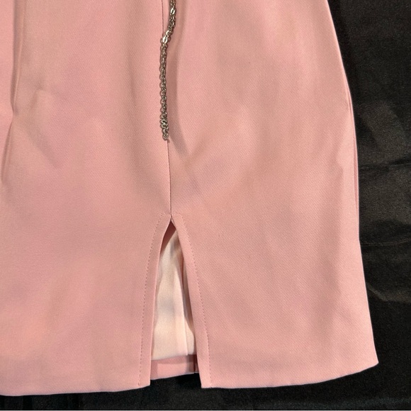 NEW Missguided Bandeau Mini Dress Baby Pink Strapless Waist Chain Slit Women’s 4 - Picture 5 of 10